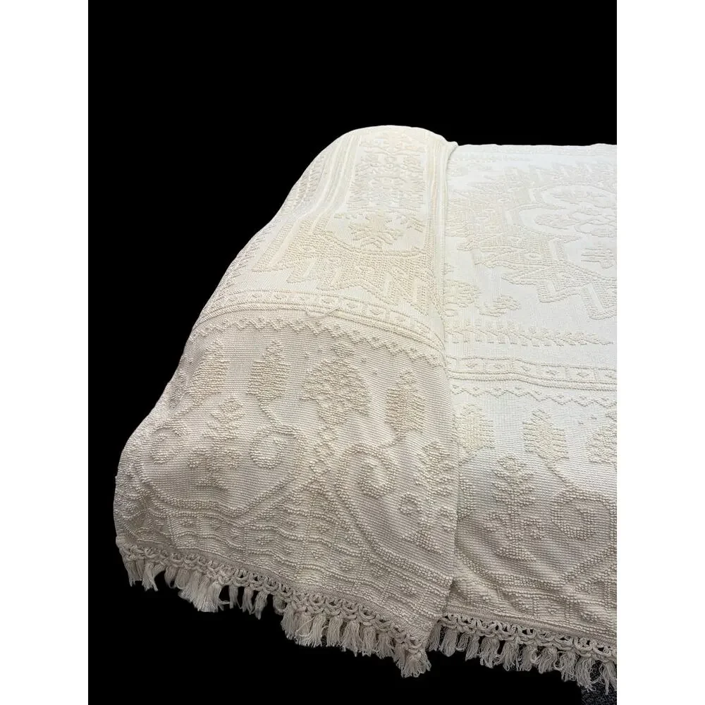 Vintage Sears Ivory Chenille Bedspread Full/Queen 100x122 Cotton Medallion